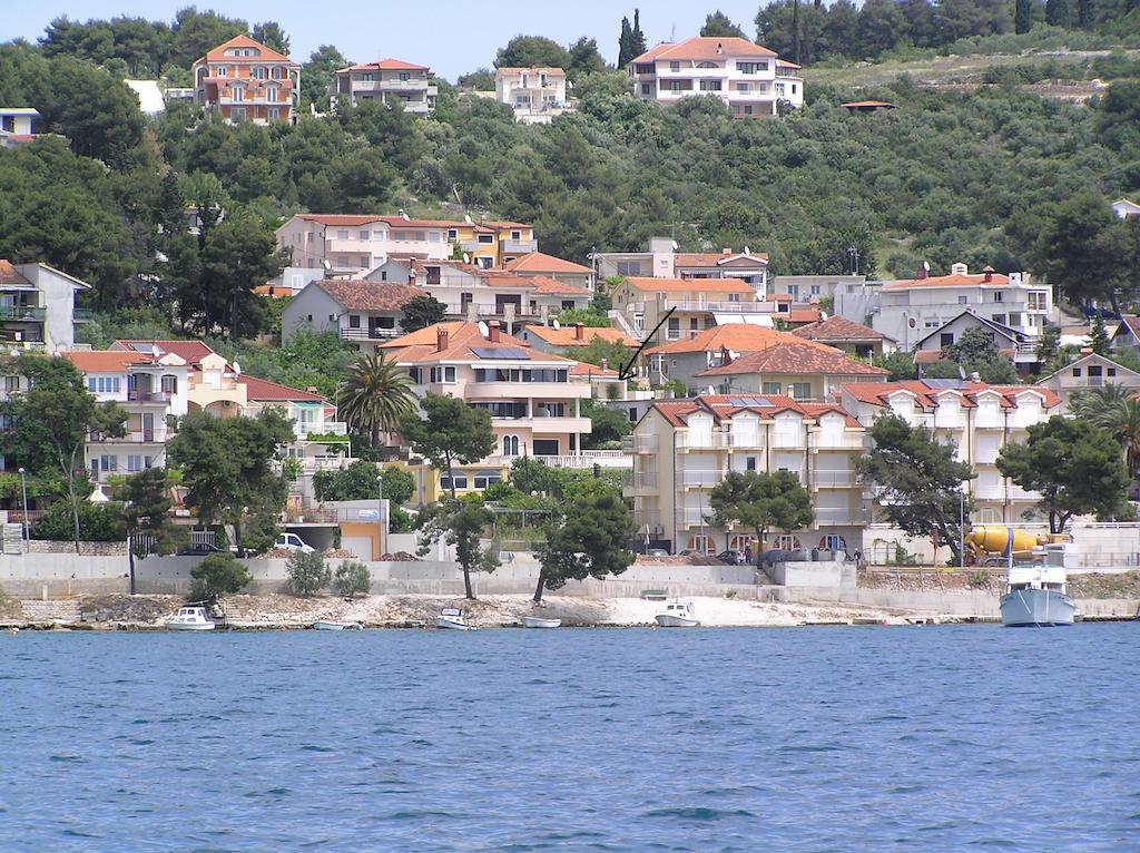 Studio Apartments Fabjanac Trogir Eksteriør billede